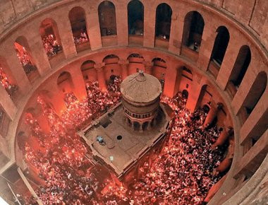 Μ.Μπαλαούρας: «Οπισθοδρομικό έθιμο της παγανιστικής περιόδου το Άγιο Φως»